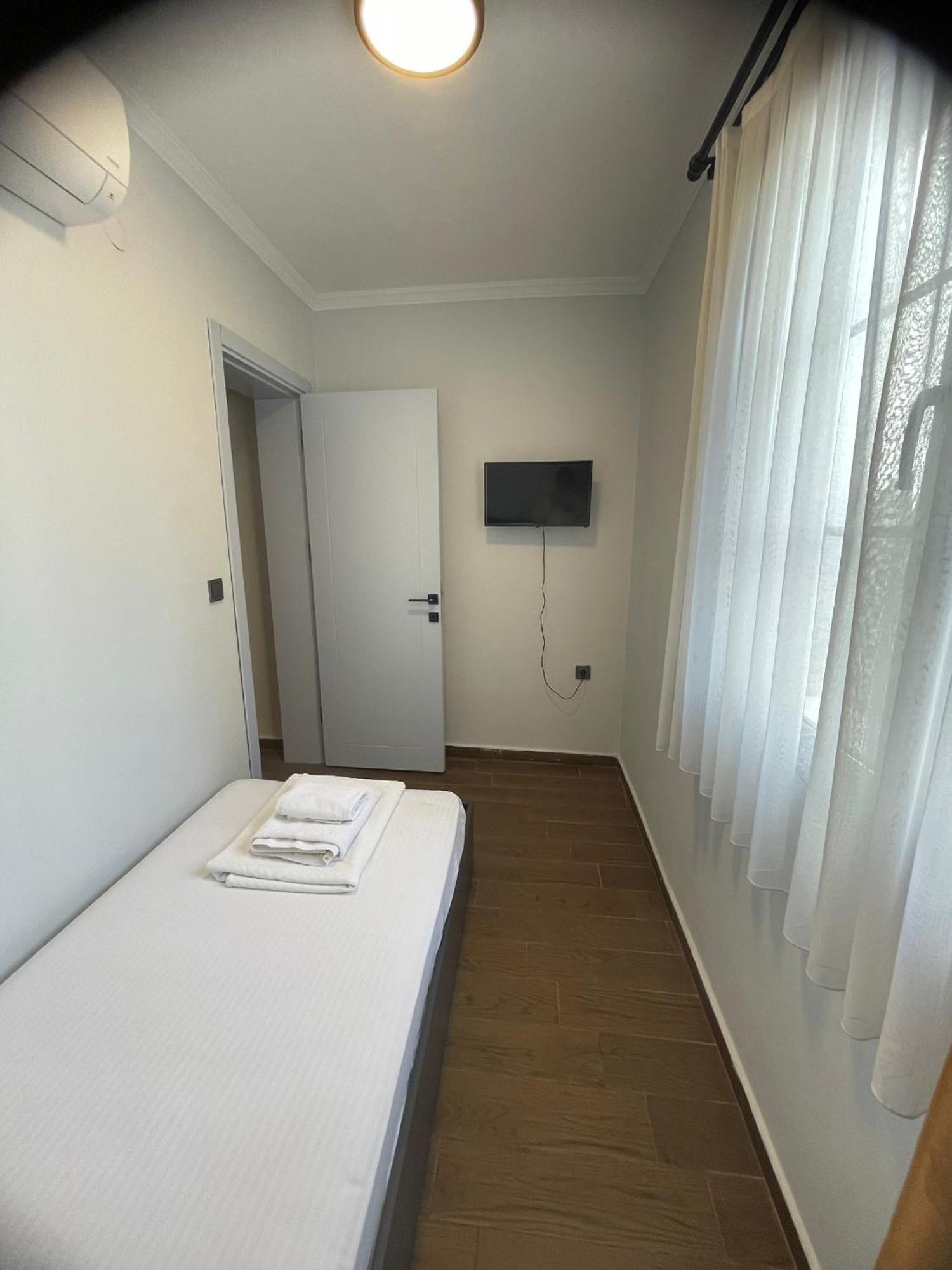 Mara Koeyici Bed & Breakfast Чесме Екстериор снимка