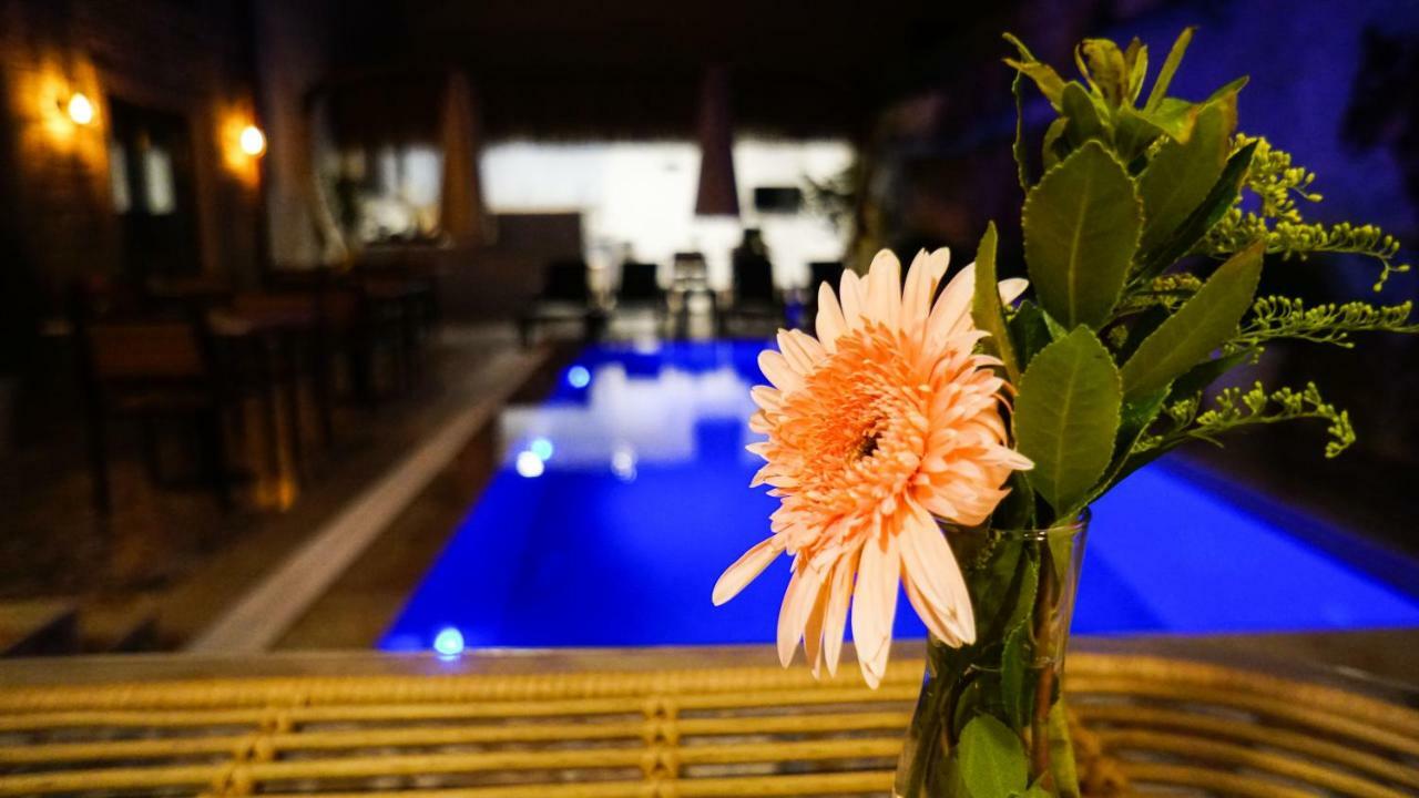 Mara Koeyici Bed & Breakfast Чесме Екстериор снимка